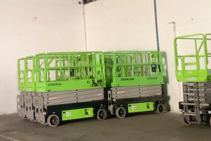 Sewa scissor lift surabaya