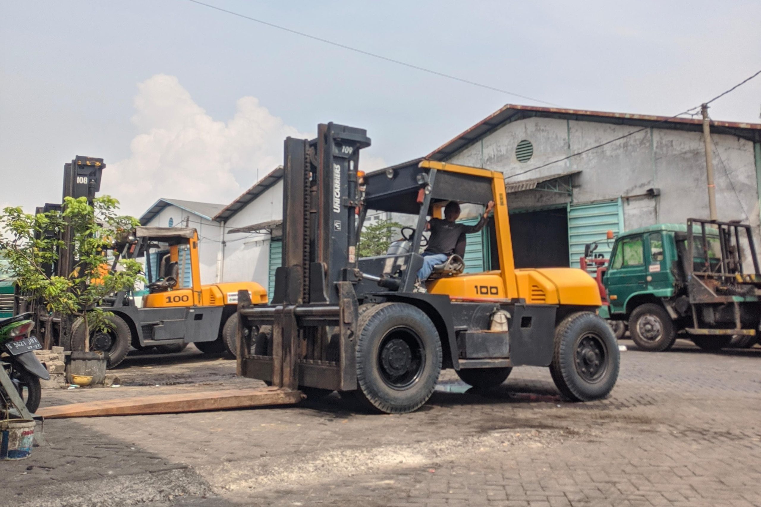 foto forklift 10 ton pt ms jaya