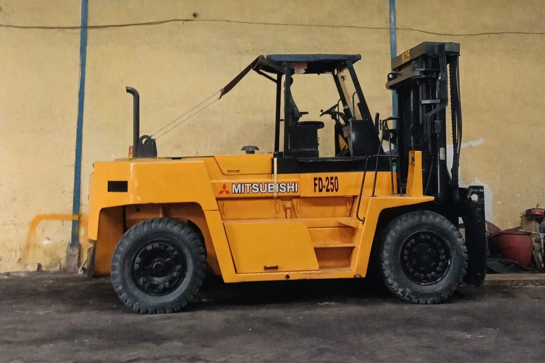 Sewa forklift ngoro industri mojokerto