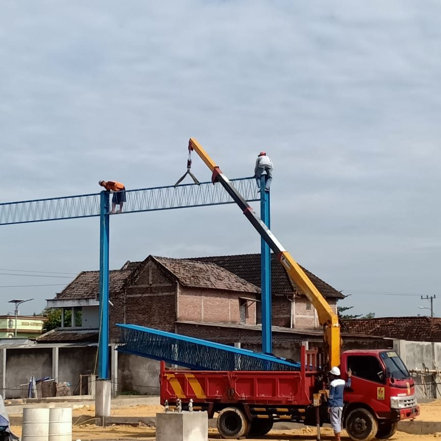 Sewa TMC Hiab surabaya 082227175174