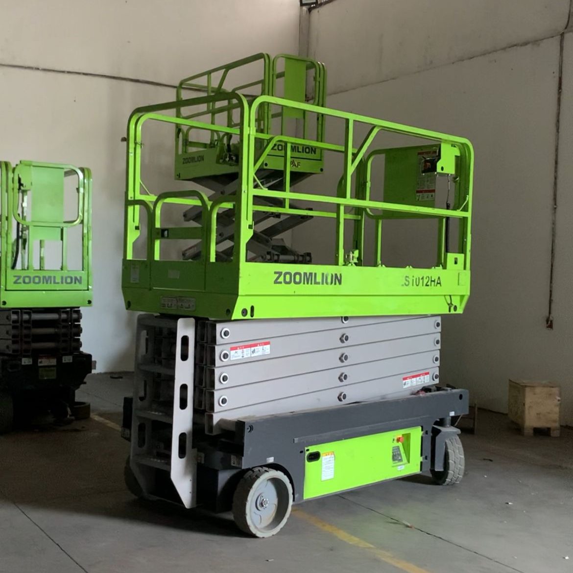 Sewa scissor lift Gresik
