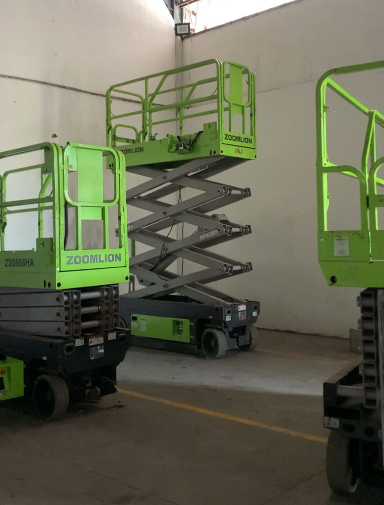 Sewa Scissor Lift murah surabaya
