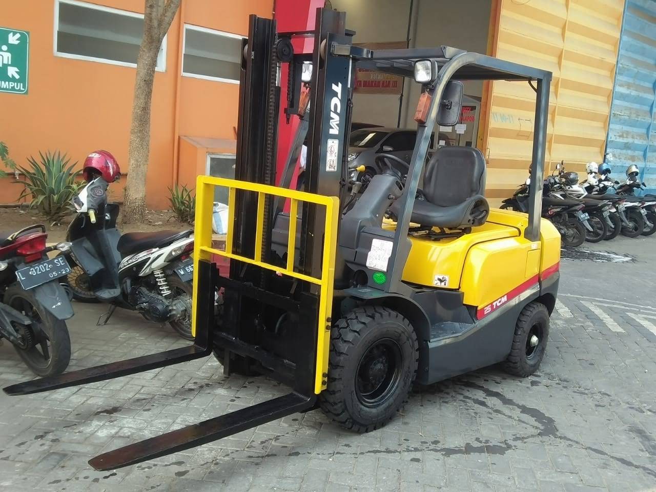 sewa Forklift Lontar Sambikerep Surabaya