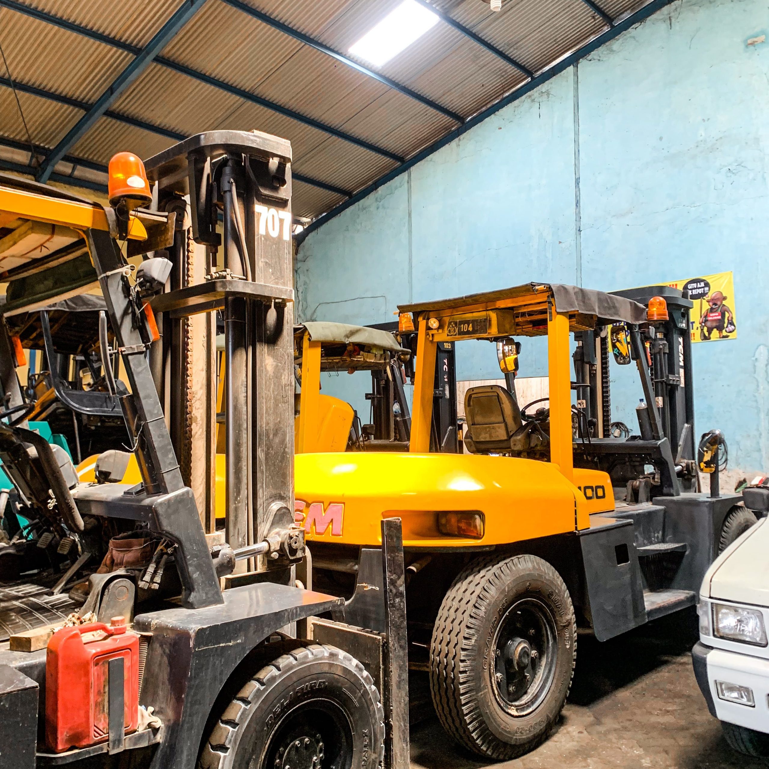 sewa forklift karangpilang surabaya