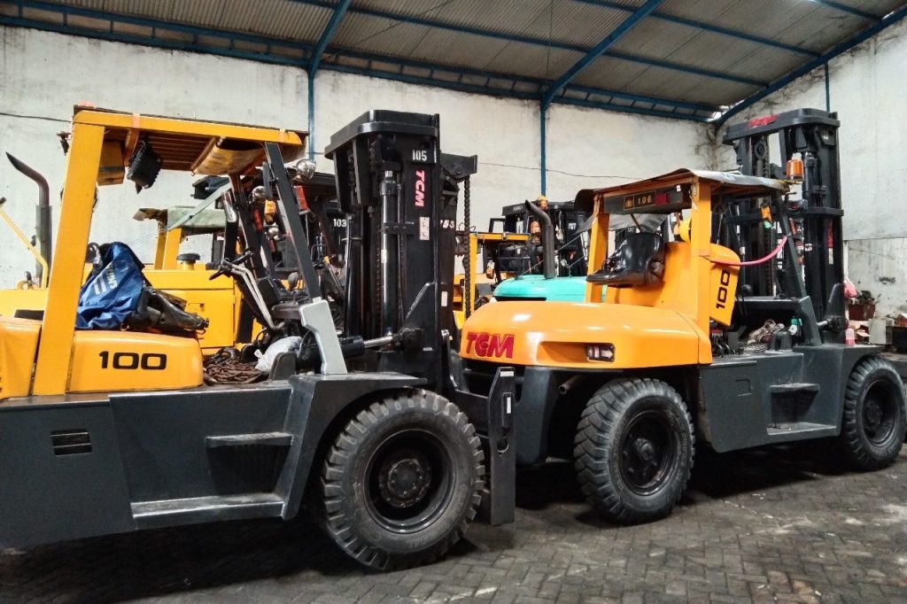 sewa forklift putat jaya sawahan surabaya