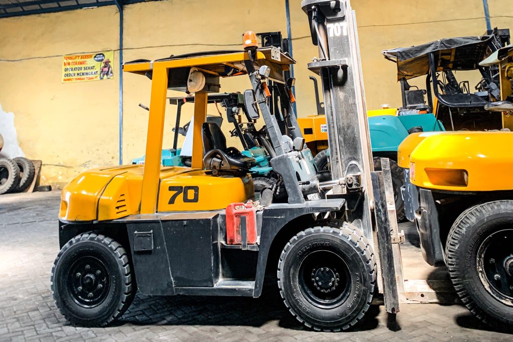 Harga Spesial Sewa Forklift Surabaya