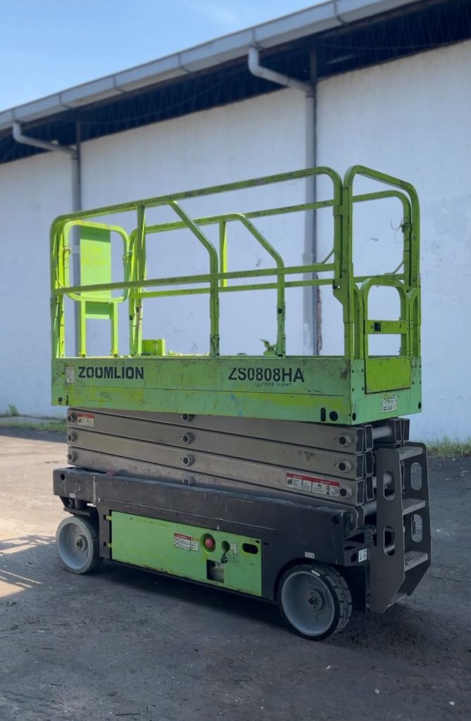 Scissor Lift Mojokerto Rental