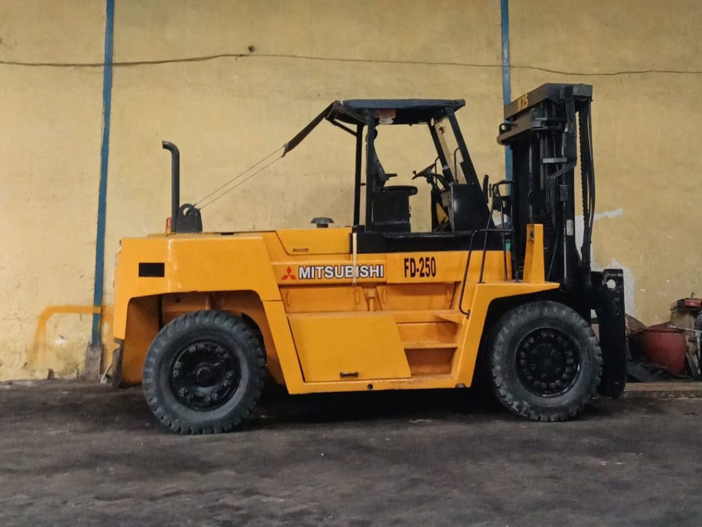 sewa forklift 25 ton JIIPE