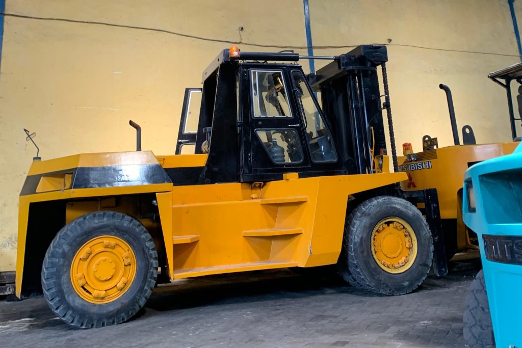 Sewa Forklift Boboh Menganti Gresik