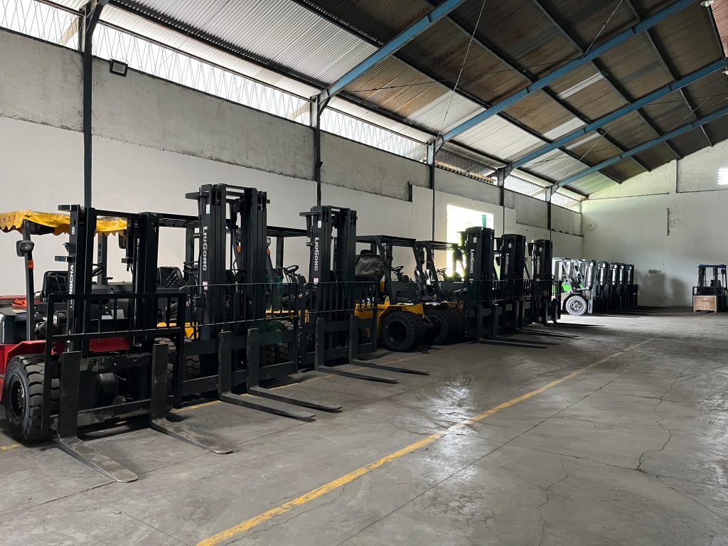 Terlengkap Layanan Sewa Forklift Kupang Krajan Surabaya