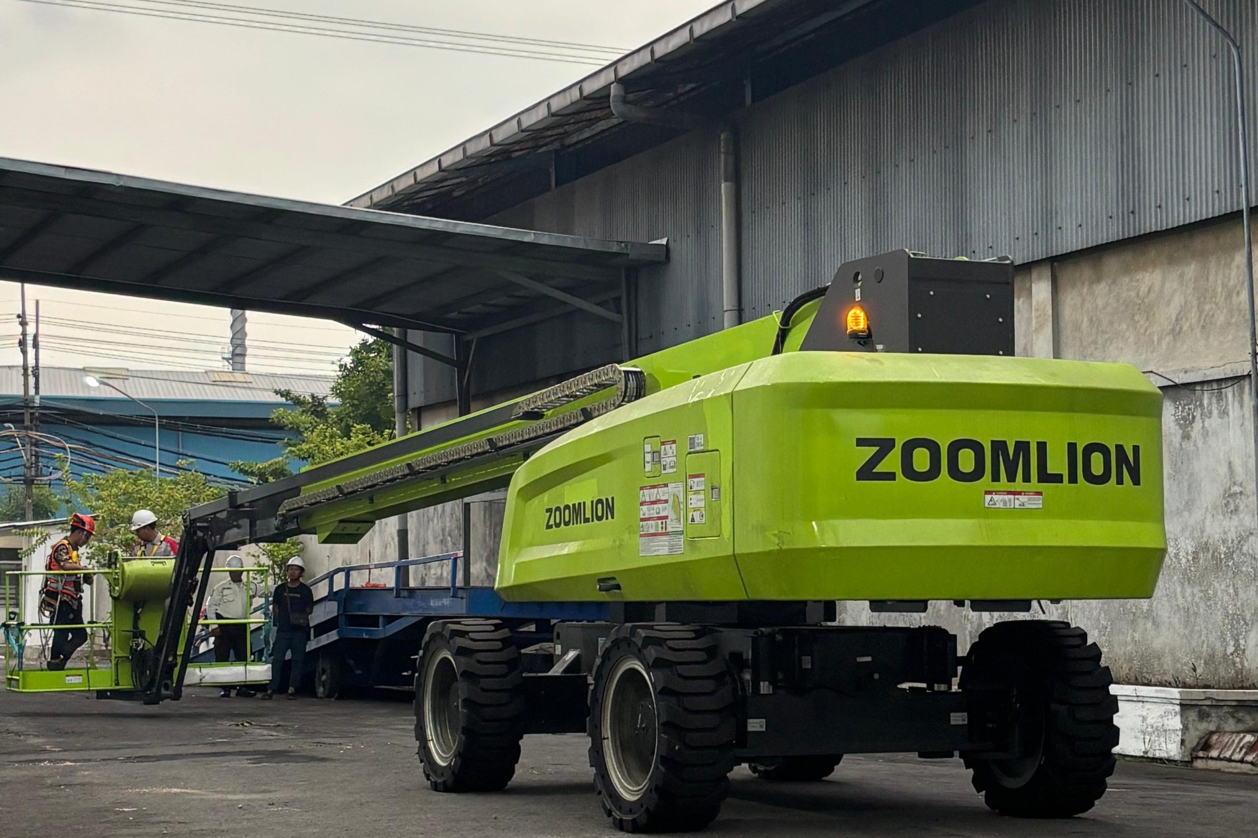 Boom Lift 28 Meter Surabaya

