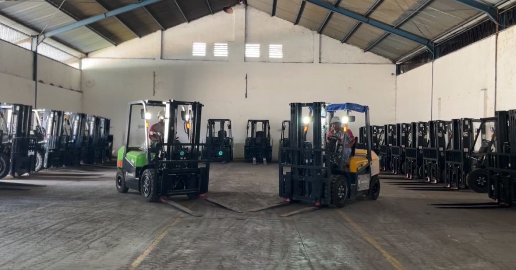 Sewa Forklift Wiyung Surabaya dengan Unit Terlengkap