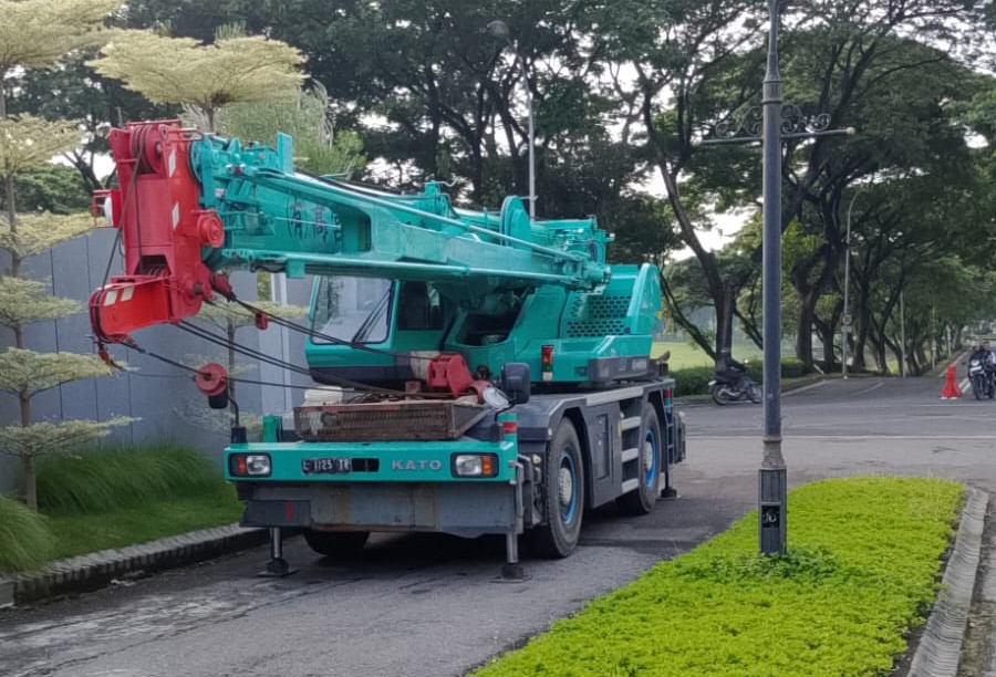 Crane Surabaya Sewa Harian