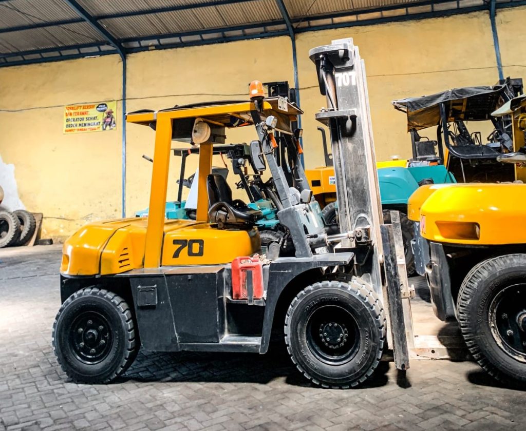 Sewa forklift Kedungdoro surabaya